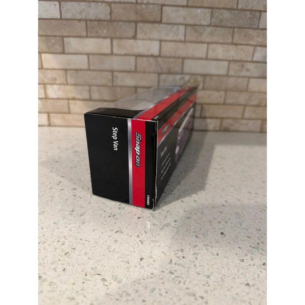Snap On Step Van Tool Truck 1:50 Scale Diecast Model